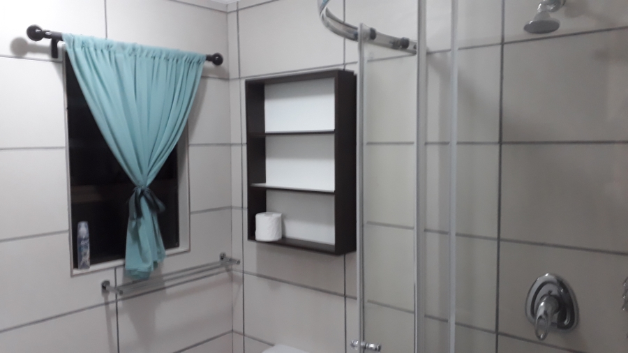 6 Bedroom Property for Sale in Aalwyndal Western Cape
